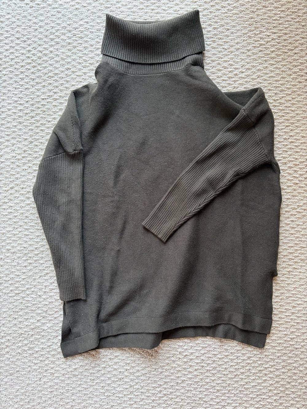 Women’s Olive Green Turtleneck Sweater - Modern Knit